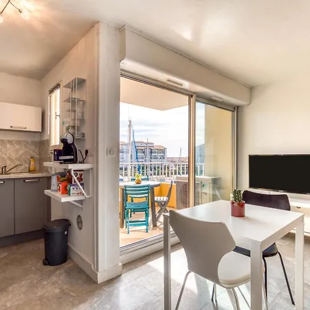 Super Sur L'ile Des Pecheurs Agde